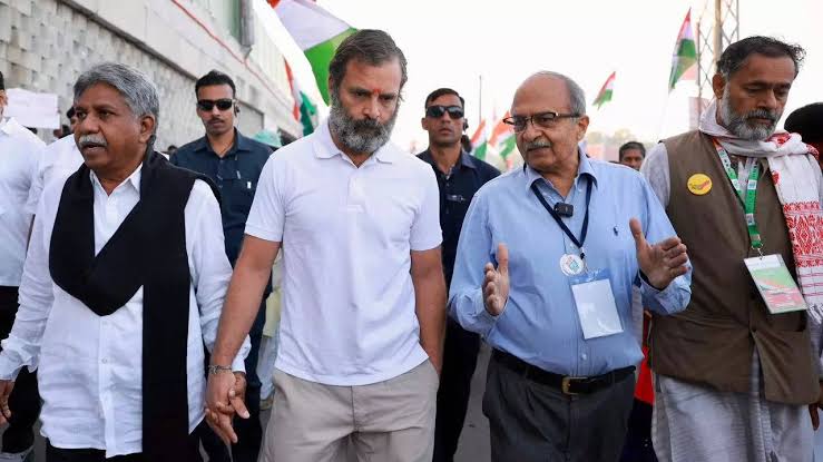 alliance_harsh's tweet photo. @AnumaVidisha राहुल गांधी जी को PM बनने के गुरू मंत्र देती हुई जानी मानी हस्तियाँ..
#NoEntryInSC https://t.co/6Mpe9RITlv