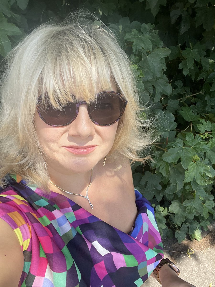cottrell1's tweet photo. Off to The National Cat Awards. @CatsProtection’s annual celebration of the companionship of cats! Looking forward to the fabulous @DawnOPorter hosting the event. https://t.co/JZnSHHCEmq