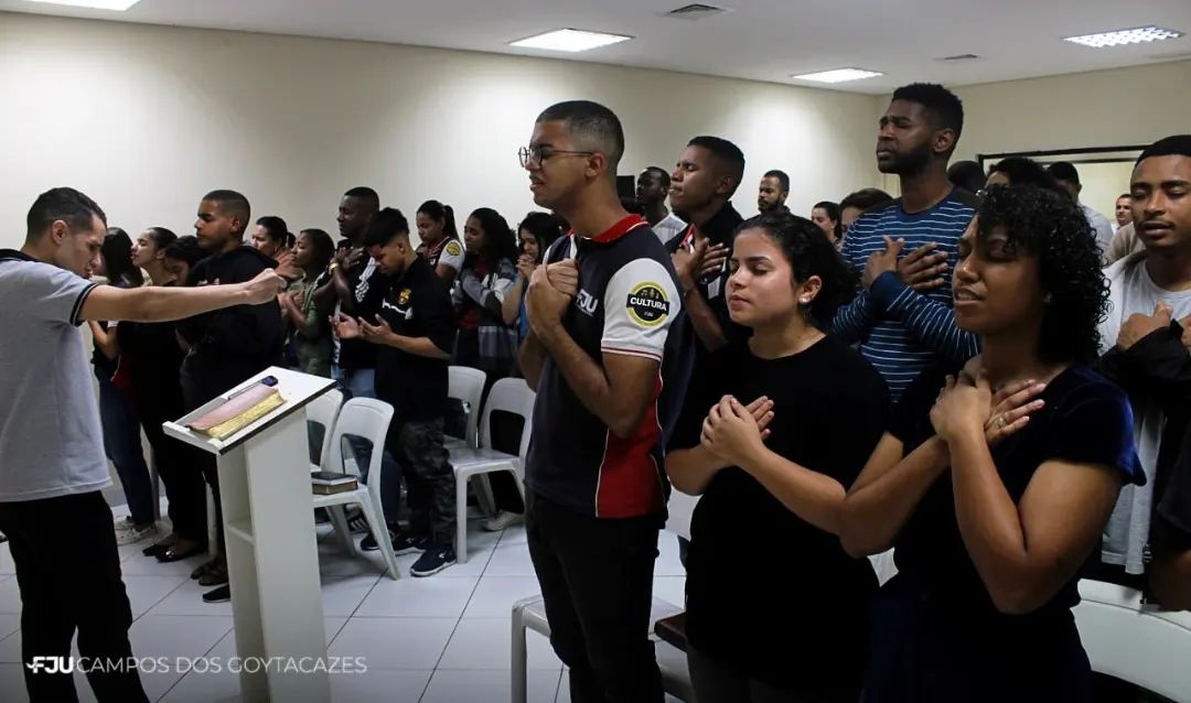 FJUcampos's tweet photo. E você aí, está em busca de Algo a Mais? 
Venha participar dessa reunião de aprendizagem e fortalecimento espiritual, pois ela é para você. 
 Nos reunimos todas as Sextas-feiras às 19:30, na Catedral de Campos, ou procure um Polo da FJU mais próximo de você para mais informações! https://t.co/92L88qpX40