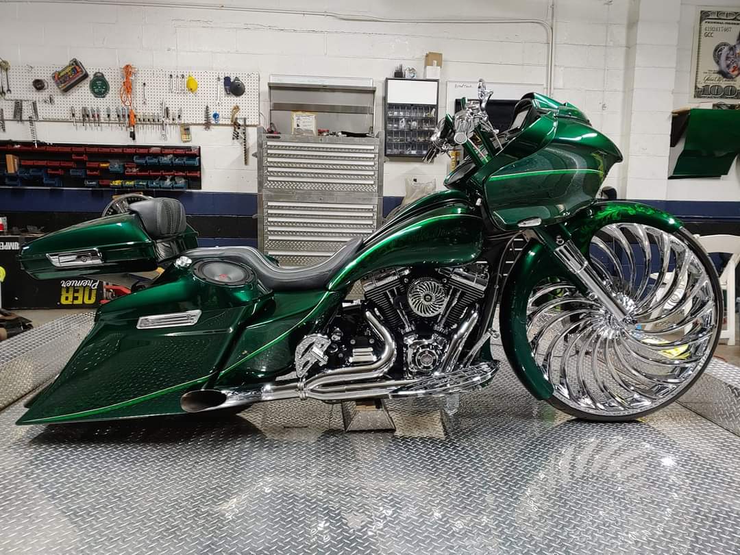 Smt_MachiningCo's tweet photo. Another wicked build rockin one of our insane 3D designs! 3D Chrome Hurricane. Whos a fan?
#smtwheels #ridewiththebest #topshelf #bigwheelbagger #harley #roadglide #chrome #3dkings #bestofthebest https://t.co/rnrUs0lmzX