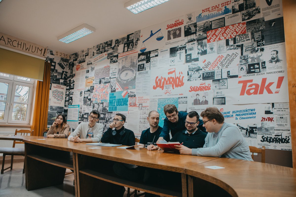 Przyjmowanie dokumentów od kandydatów zakwalifikowanych do złożenia dokumentów na kierunki studiów I stopnia stacjonarne: POLITOLOGIA, ZARZĄDZANIE PROJEKTAMI SPOŁECZNYMI
📅18-21 lipca 2023 r. w godz. 9-15
📌Instytut Politologii, ul.Koszarowa 3, pokój 107
fot. Alina Metelytsia/UWr