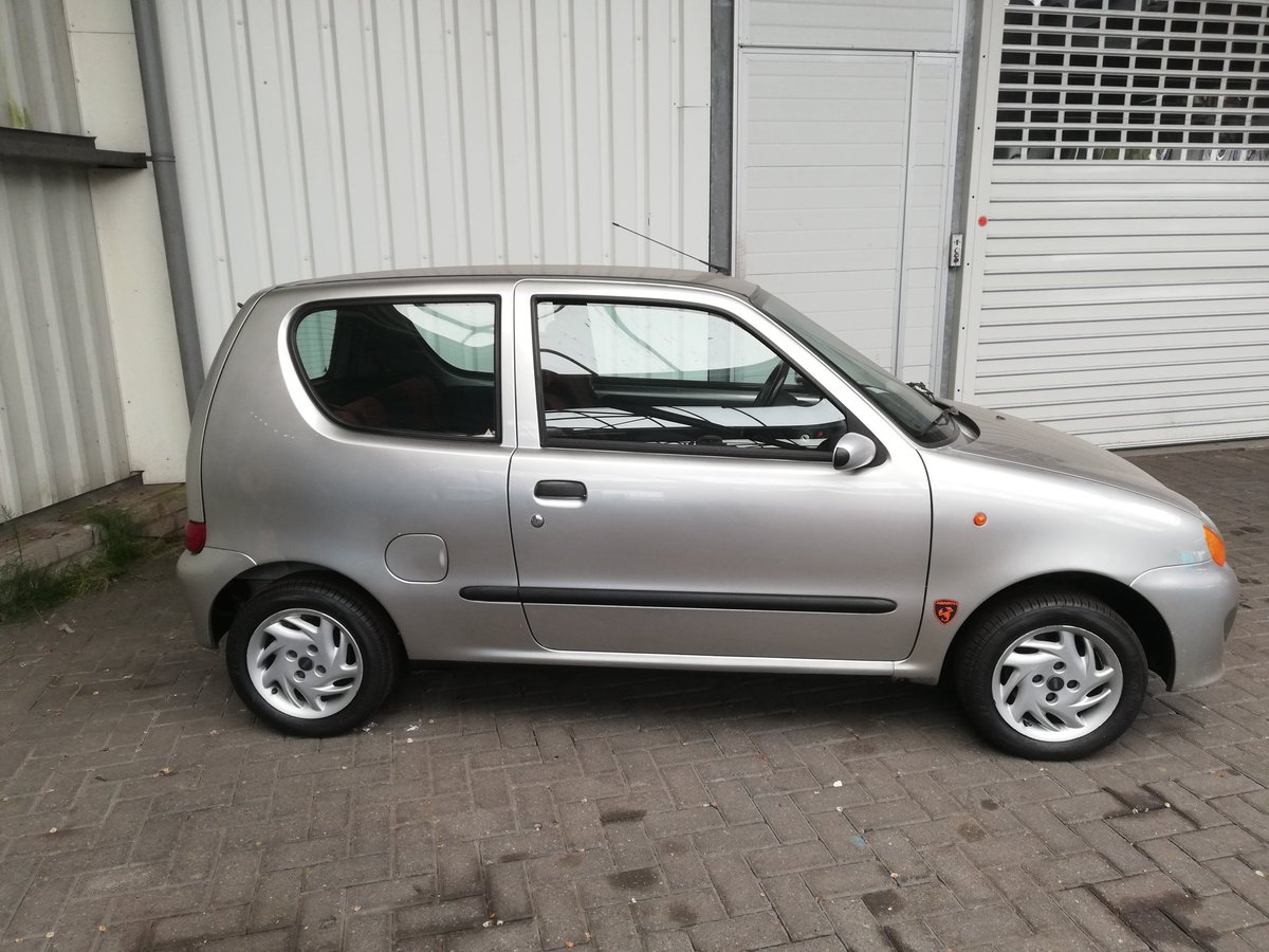 RikWerner's tweet photo. Gespot in Noord Scharwoude bij @TesselaarBV : een geinige @fiat Seicento 1100 ie Sporting uit 1999 met een vleugje @abarth! https://t.co/WLKjeKVspG