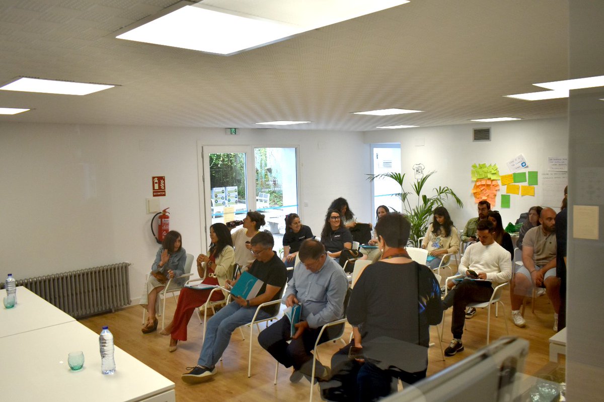 rr_fundacion's tweet image. Desde a Fundación Roberto Rivas fixonos especial ilusión que se presentaran en #LaModaRuralLab os RESULTADOS dun proxecto tan potente 💪:

🎯 Nos anos 2022 e 2023 o resultado foi a constitución de 25 cooperativas, cunha creación asociada de 62 postos de traballo.