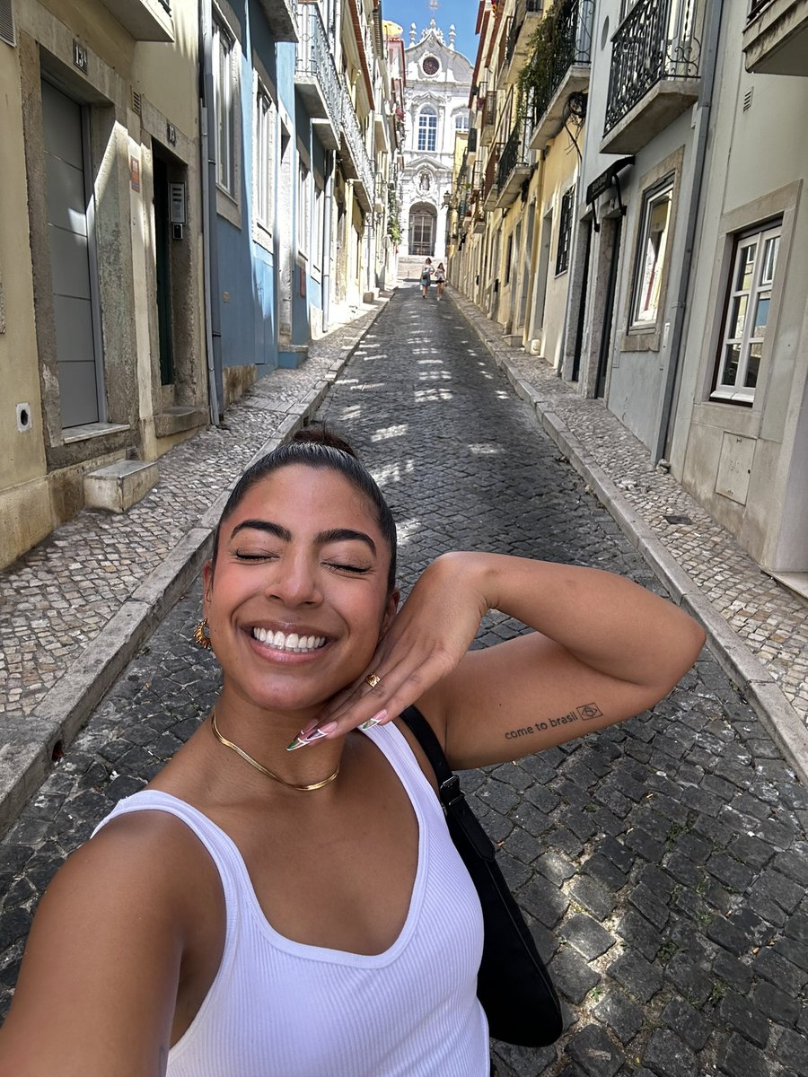 Im adorable and life is so so so good.