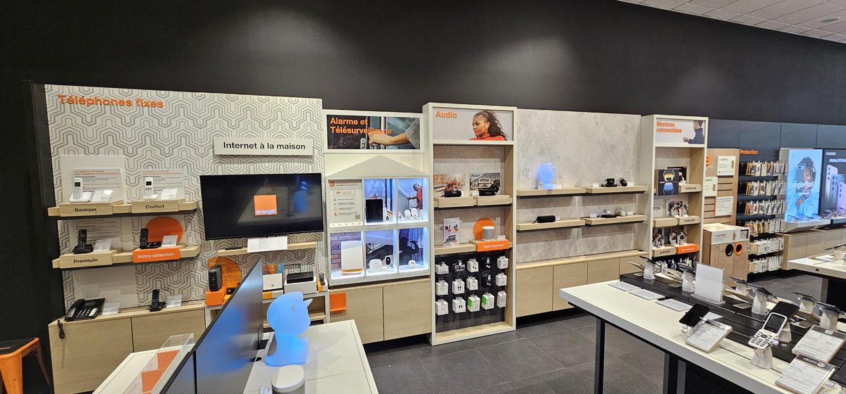 Orange Store tweet media