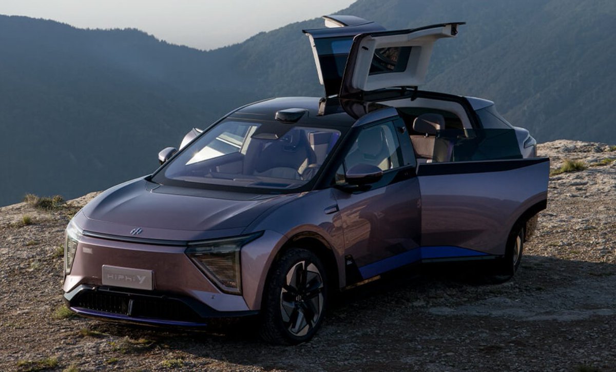 Gasgoo_com's tweet image. On July 15th, #HiPhi, the Chinese luxury electric vehicle brand owned by Human Horizons, officially put its third model, the HiPhi Y SUV, onto the market. The new car offers four trim levels with a price range of 339,000 yuan to 449,000 yuan. #gasgoo autonews.gasgoo.com/new_energy/700…