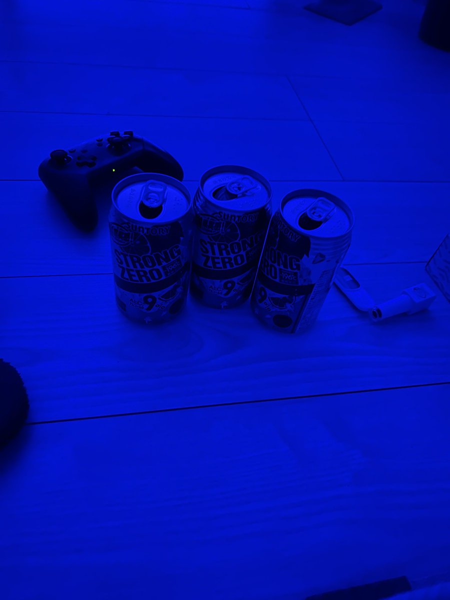 Appruirui's tweet photo. これを飲むのまた新品の朝が来て嬉しい https://t.co/hYAod3bdMT