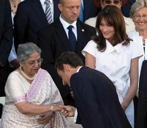 July 14 2009 Prime Minister Dr. Manmohan Singh was chief guest at the Bastille Day Parade in Paris hosted by President Sarkozy. No grandiose publicity, no self-glorification. Workmanlike deepening decades-long Indo-French strategic and economic partnership. 

Incidentally Saare