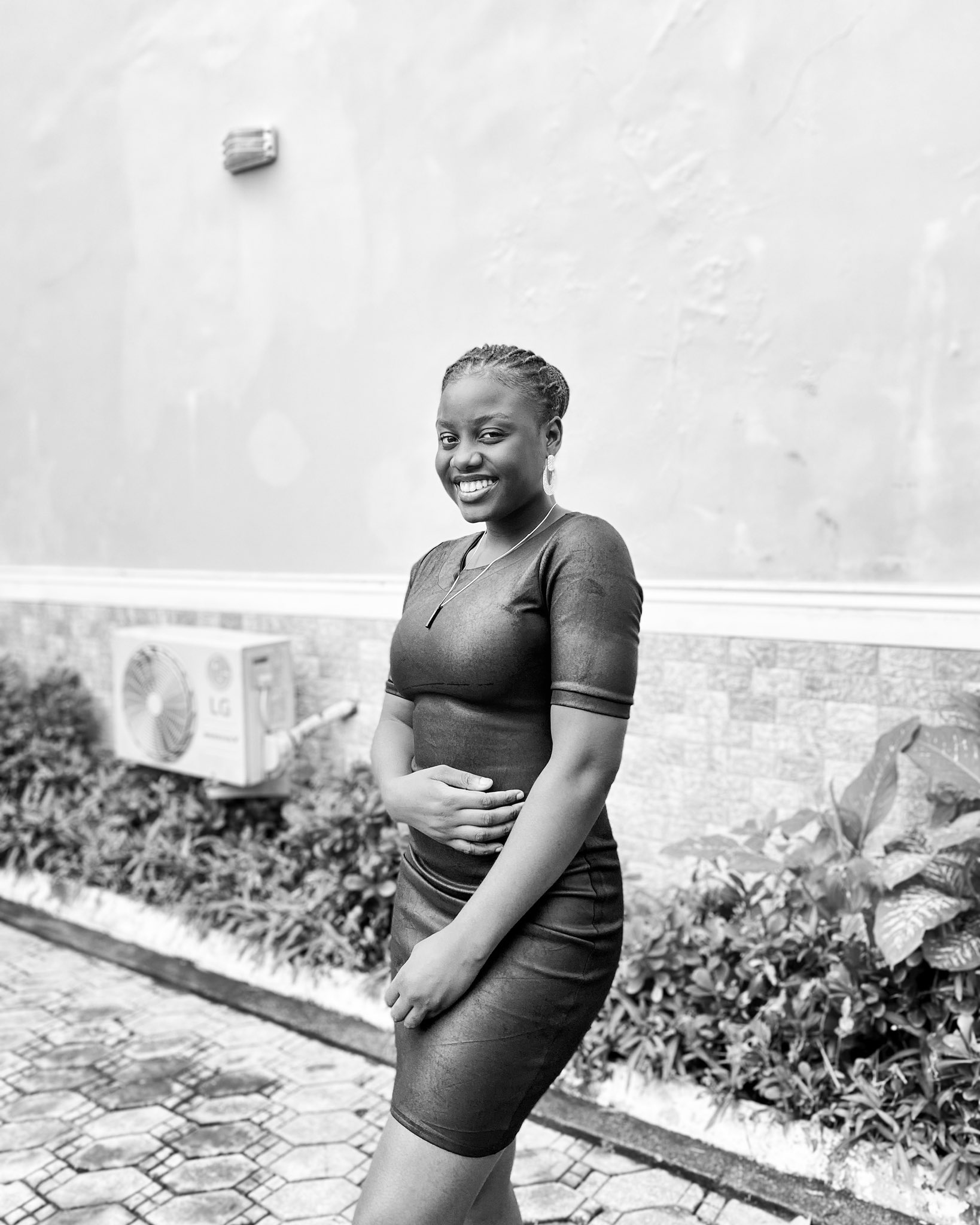 Victoria Robinson on Twitter: “Hello people of Elon musk’s internet. 🌚