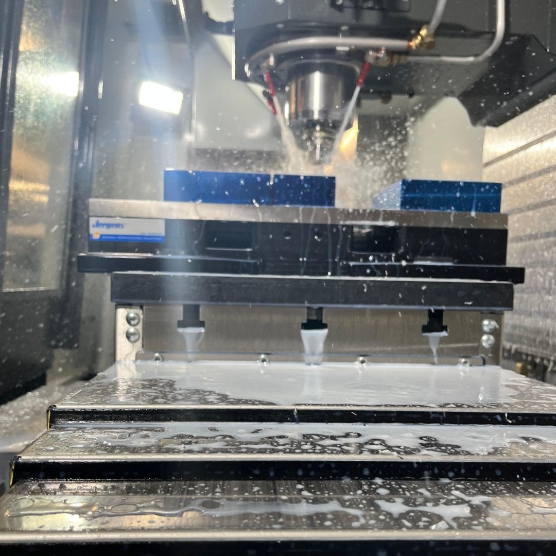 BCEagleMfg's tweet photo. Machining Monday 😄
Here are some pictures of our new Haas VF2 SS machining its first part! #clearanceisclearanceclarence
With our advisor showing us how it's done!
#machinging
#studentrunbusiness
#monday https://t.co/mWBrxKBZpH