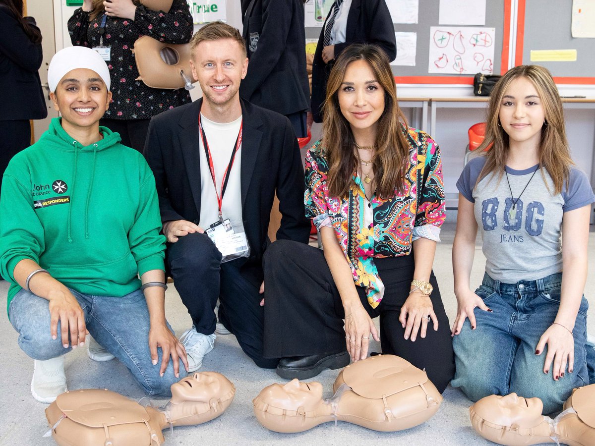 jamesdaviess's tweet photo. Great to spend a morning with Myleene and Ava Klass at @trinitybrixton for a @stjohnambulance Young Responders session, learning how to deal with a spiking incident. Important stuff, find out more: https://t.co/8GQPQhyoBR Thanks to the team for media coverage and brilliance 🖤 https://t.co/QVPeQQzhq0