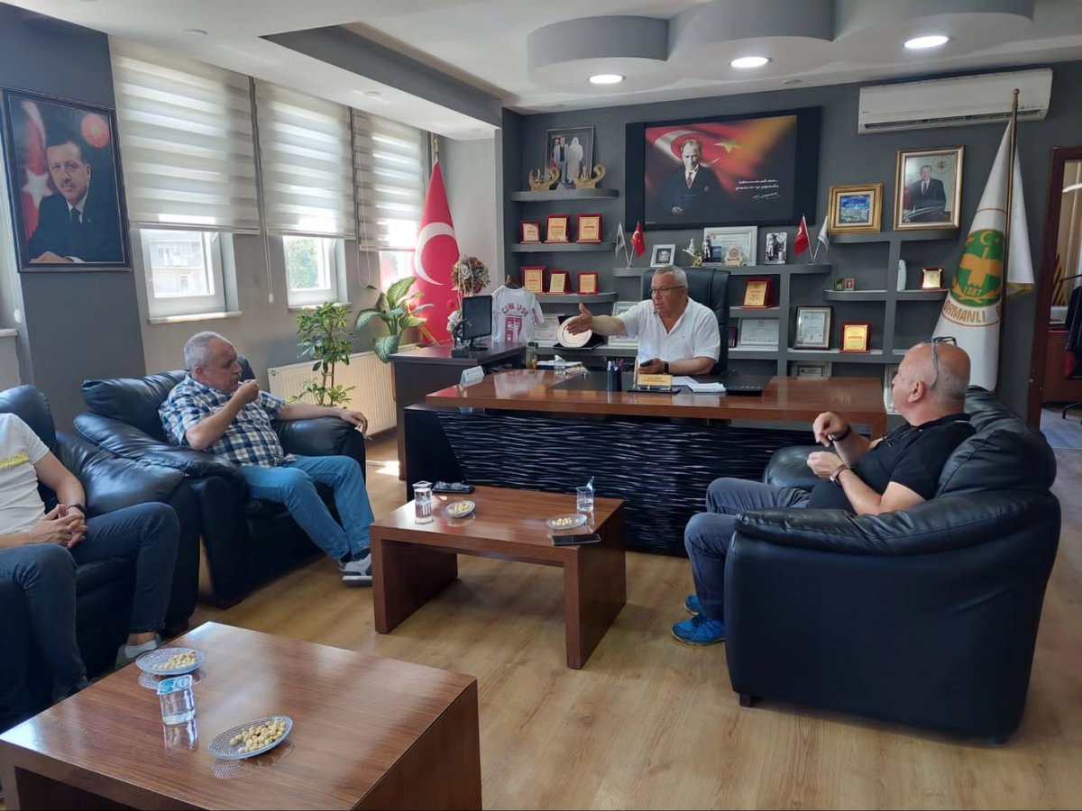 BayramBaol3's tweet photo. Beldemizde yaşanan sel felaketi sonrasında dere ıslah yüklenici firma sahibi Oktay Arıcan, DSİ Zonguldak Şube Şefi Tolga Pulat ve ekibi ile yapım işleri ile istişare yaptık. Kendilerine ilgi ve alakalarından dolayı teşekkür ederim. https://t.co/Rb3g83CoEy