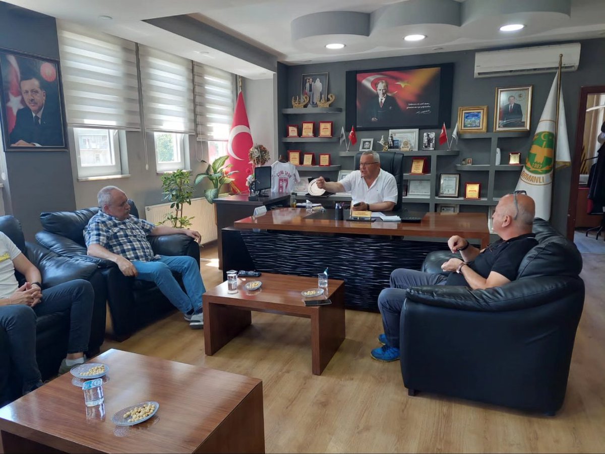 BayramBaol3's tweet photo. Beldemizde yaşanan sel felaketi sonrasında dere ıslah yüklenici firma sahibi Oktay Arıcan, DSİ Zonguldak Şube Şefi Tolga Pulat ve ekibi ile yapım işleri ile istişare yaptık. Kendilerine ilgi ve alakalarından dolayı teşekkür ederim. https://t.co/Rb3g83CoEy