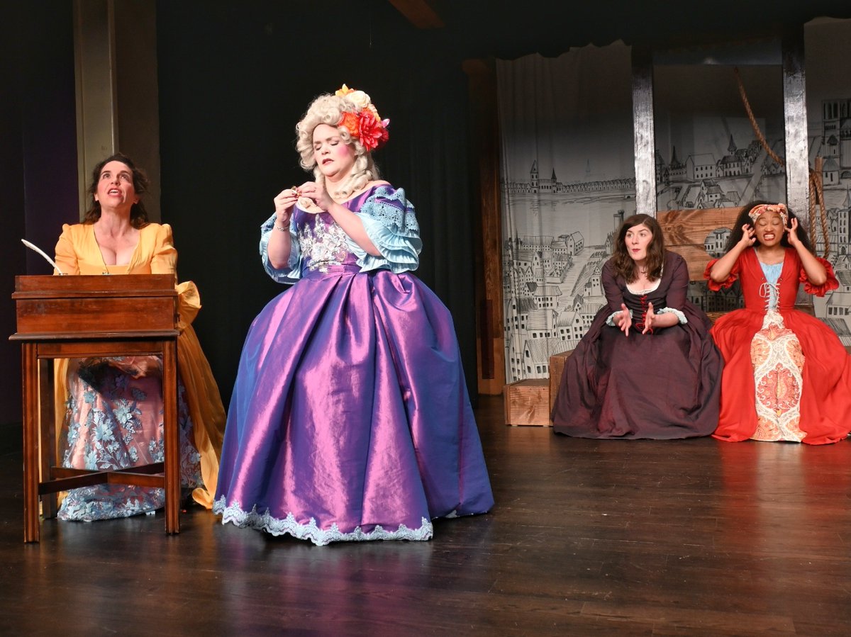 Please unwrap your candy now. Thank you, and enjoy the performance. (Photo by Pam Burks.) 

THE REVOLUTIONISTS continues this weekend at the Arts Barn in Gaithersburg. Tickets and information: ssstage.org/the-revolution…