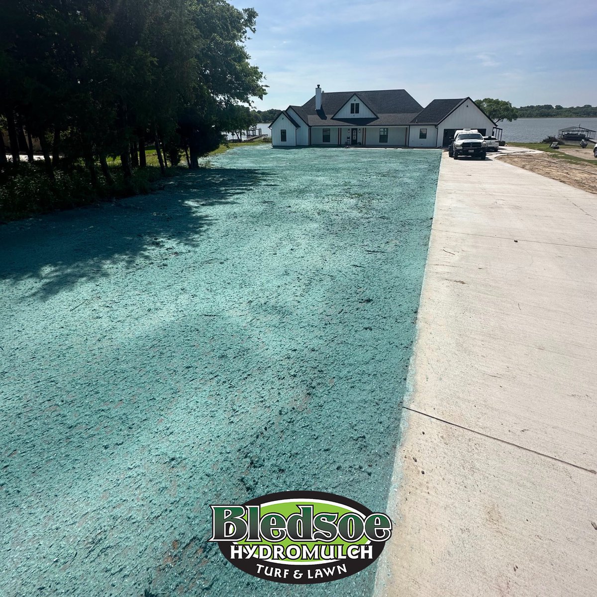 hydromulch's tweet photo. 🤩New lawn going in for this beautiful lake front property in Quinlan 

This homeowner would have paid over $20,000 to have their property sodded🫣

💸We were able to hydromulch with the exact same species of Bermuda and save the home owner nearly $17,600!

Call now (214)784-5402 https://t.co/UxuUtgVqkM