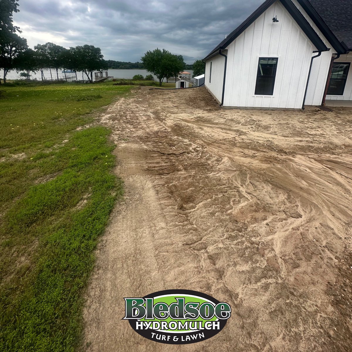 hydromulch's tweet photo. 🤩New lawn going in for this beautiful lake front property in Quinlan 

This homeowner would have paid over $20,000 to have their property sodded🫣

💸We were able to hydromulch with the exact same species of Bermuda and save the home owner nearly $17,600!

Call now (214)784-5402 https://t.co/UxuUtgVqkM