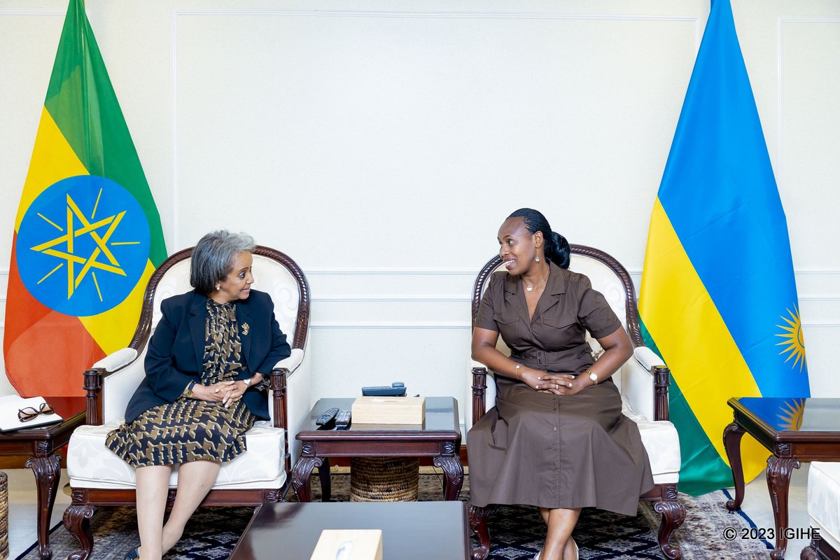 Mamaurwagasabo1's tweet photo. Perezida wa Ethiopia #Sahle-Work Zewde nawe  amaze gusesekara i kigali , aho yitabiriye Inama Mpuzamahanga yiga ku ruhare rw’abagore mu Iterambere (Women  Deliver) @RwandaGov  @RwandaMFA  @ScoviaMutesi https://t.co/kMupSpF2av