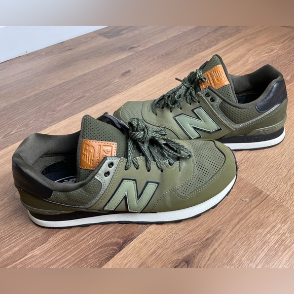 So good I had to share! Check out all the items I'm loving on <a href="/Poshmarkapp/">Poshmark</a> #poshmark #fashion #style #shopmycloset #oldnavy #newbalance: posh.mk/tB8YwEowvBb