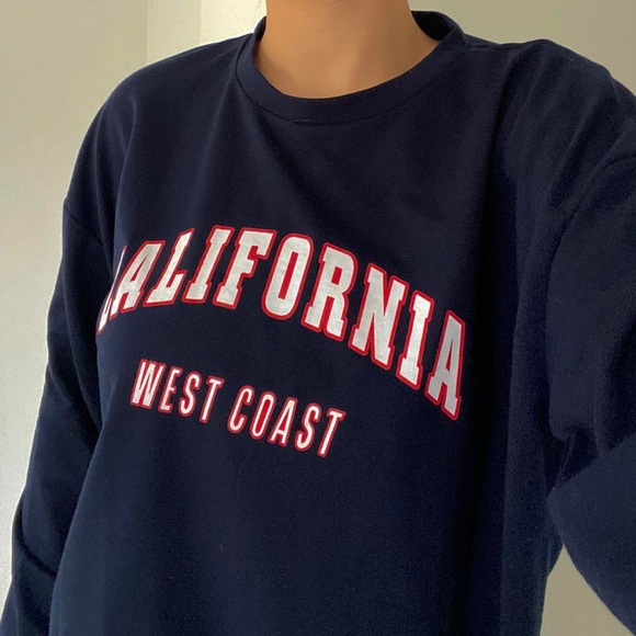 robino98's tweet photo. So good I had to share! Check out all the items I'm loving on @Poshmarkapp #poshmark #fashion #style #shopmycloset #poshpeanut #cathkidston: https://t.co/2nV5VbVTZl https://t.co/kD71nb8GCn