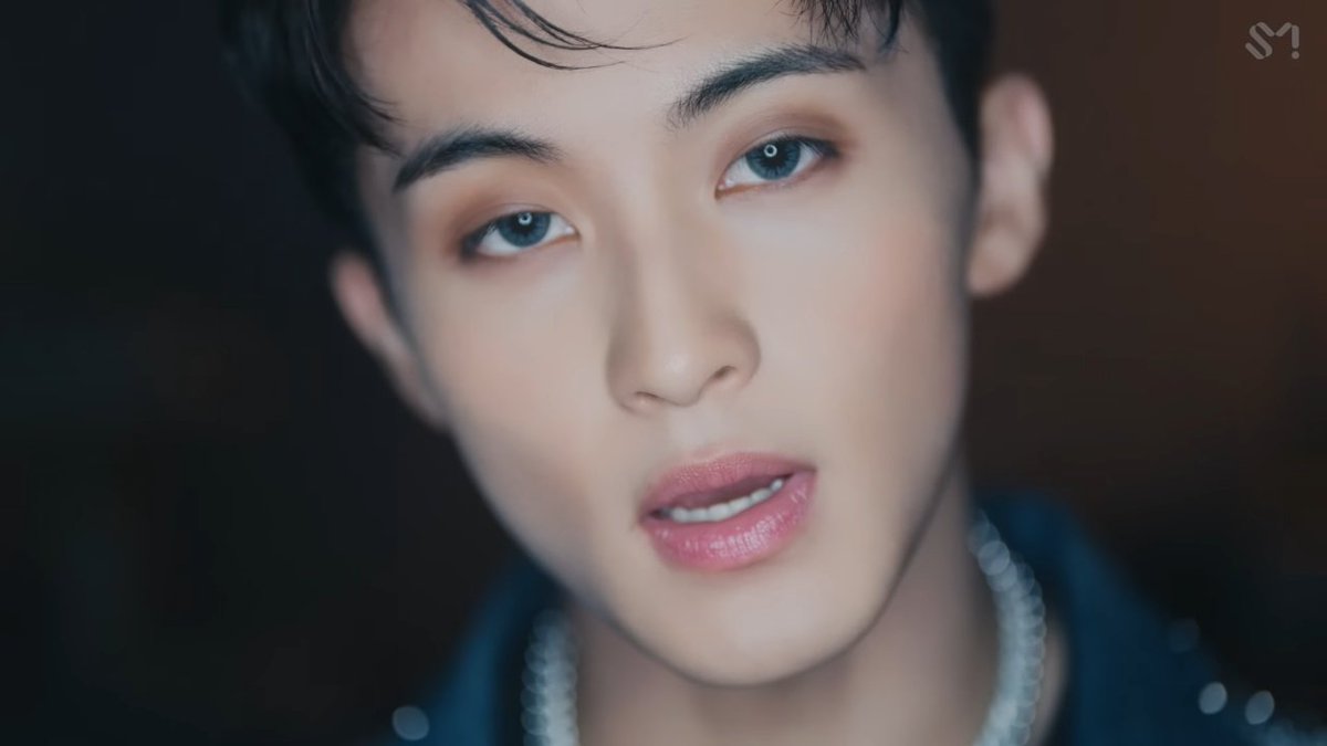 MARK IS INSANELY HANDSOME I CAN'T