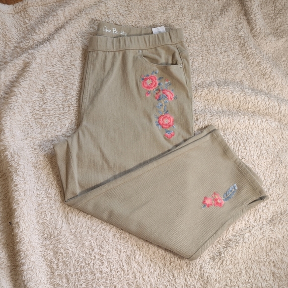Symply_Unique's tweet photo. So good I had to share! Check out all the items I'm loving on @Poshmarkapp #poshmark #fashion #style #shopmycloset #bellebykimgravel #izod #charlestyrwhitt: https://t.co/3gks8fmtjA https://t.co/DHeysTqLMM