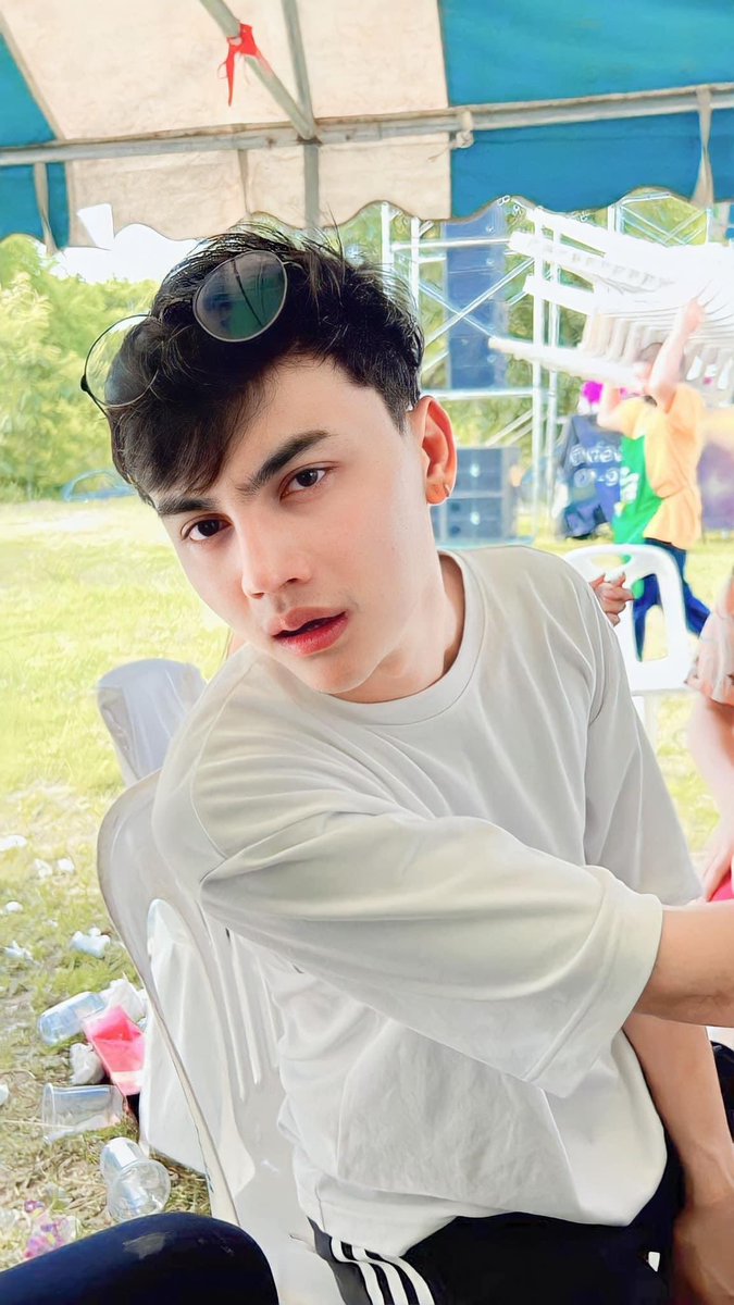 ChxngRa's tweet photo. เราใช้ชีวิตโดยไม่จำเป็นต้องมีใครก็ได้ แต่ขอมีดีกว่างับ เหงาอ่า🤪 https://t.co/3RumOHJeZc