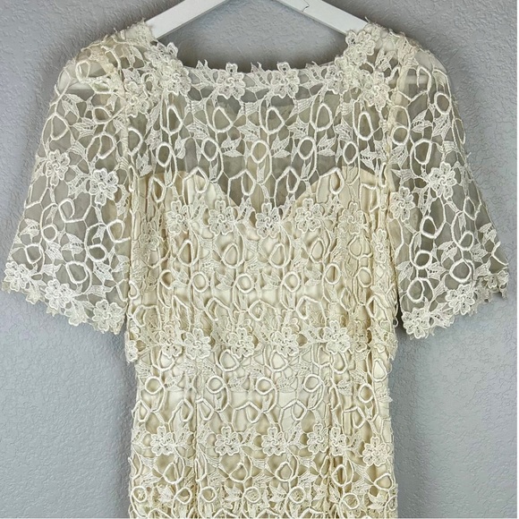 B_DeRoc's tweet photo. So good I had to share! Check out all the items I'm loving on @Poshmarkapp from @ChasingfireP #poshmark #fashion #style #shopmycloset #fashionnova #anthropologie #houseofbianchi: https://t.co/76rSRnlxt0 https://t.co/aVFPs9ti8N
