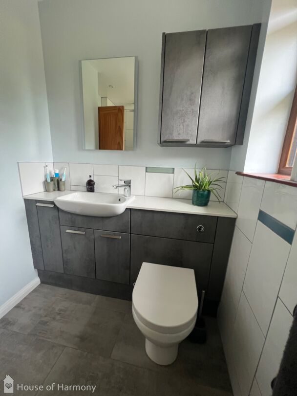 Beautiful bathroom installed in Bury St Edmunds in Utopia Nadia door style in Pewter fusion.  
#bathroom #newbathroom #transformation #bathroomdesign #bath #tiling #bathroomgoals

house-of-harmony.co.uk/project/bathro…