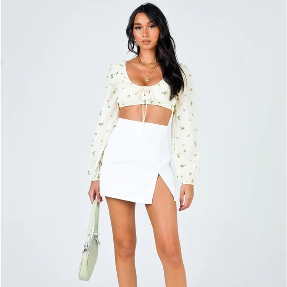 So good I had to share! Check out all the items I'm loving on <a href="/Poshmarkapp/">Poshmark</a> #poshmark #fashion #style #shopmycloset #lululemonathletica #coach #princesspolly: posh.mk/vFZV35qwvBb