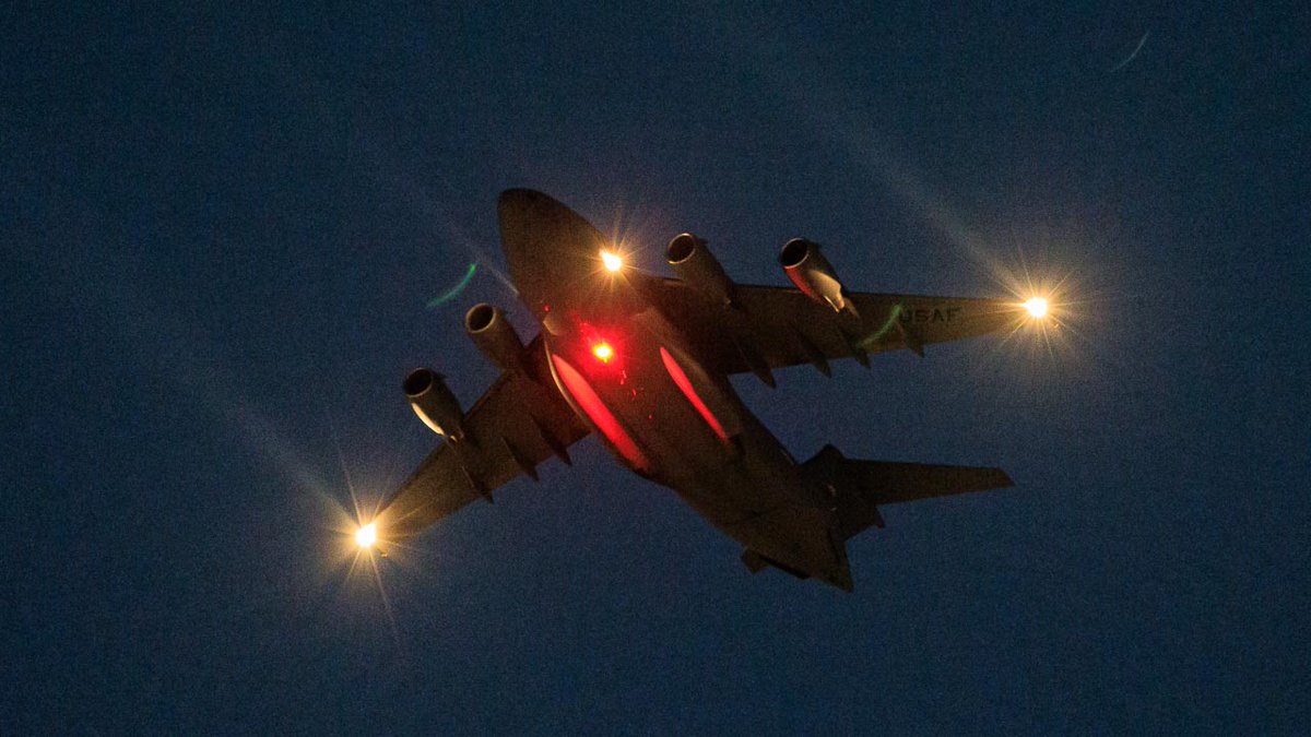 eos40is's tweet photo. 横田基地 19:46 RWY18↗︎
C-17A 02-1110
JB Lewis-McChord / KTCM
ナイトデパーチャー👋
#YokotaAB #RCH246 https://t.co/SXoRO5p45p