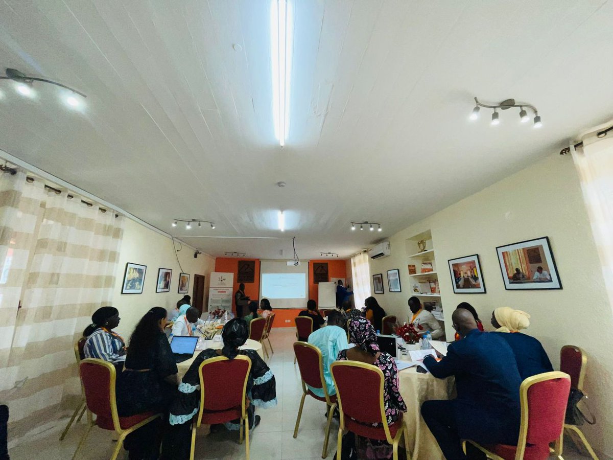 Formation des formateurs (FDF)
Nous consacrons cette semaine (17 au 21 juin) à la formation de futurs formateurs issus des pays du Sahel. Ces derniers recevront des outils et connaissances requis pour préparer et faciliter, de manière efficace, des sessions de formation. ⬇️