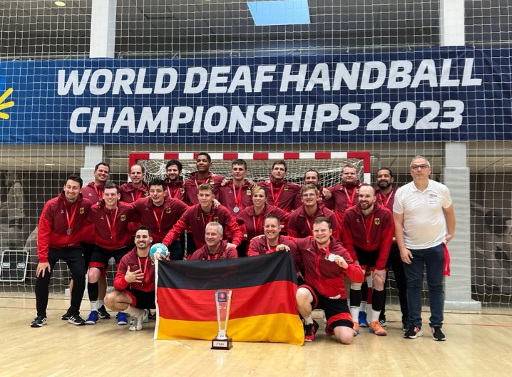 Silber für die #Deafboys bei der Handball-WM der Gehörlosen in Kopenhagen! @DHB_Teams @DHB_Themen #Handball @DOSB @sporthilfe @BMI_Bund