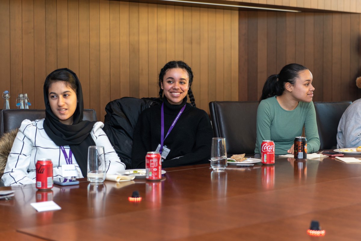 InspiringirlsUK's tweet photo. IG UK in partnership with @BlackRock_UK organised a series of Financial Literacy workshops at @PlumsteadManor, for girls aged 16-19! Girls learnt so much from women role models working at @BlackRock_UK! Schools interested in similar events, get in touch - link in bio! #IGUK https://t.co/5scqSSRgJ2