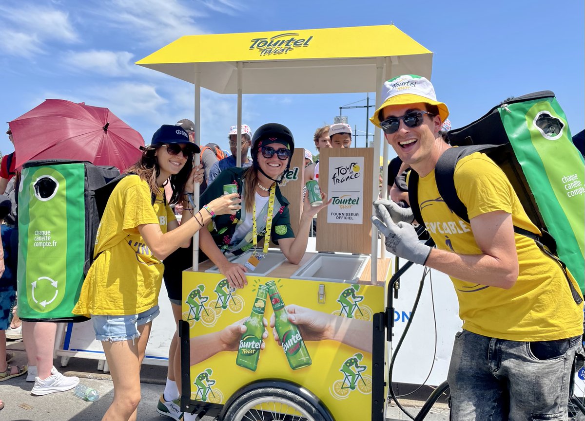 chaquecanette's tweet image. 📷 Retour en images sur le Fan Park de @Bordeaux lors du @LeTour. L'occasion de réaliser un nouveau #PixelCan spectaculaire aux couleurs de #tourteltwist !
Merci à tous d'être venus nous rencontrer pour recycler vos #canettes et participer à notre œuvre XXL 🤩 @LesConnexions
