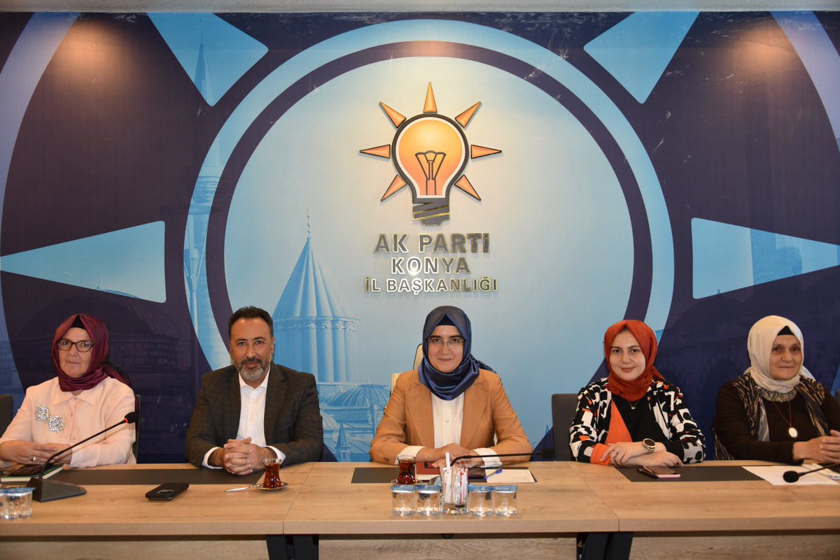 Akkadinkonya_'s tweet photo. Bugün ki toplantımız il kadın Kolları başkanımız @esradogancandan önderliğinde değerli vekilimiz @mhakanozer beyin katılımı ile devam ediyor…
Toplantımız hayırlara vesile olsun…
@aysekesir 
@AKKADINGM 
@sebileayar_ 
@GulerYuksekdag https://t.co/Xw84hW8MxK