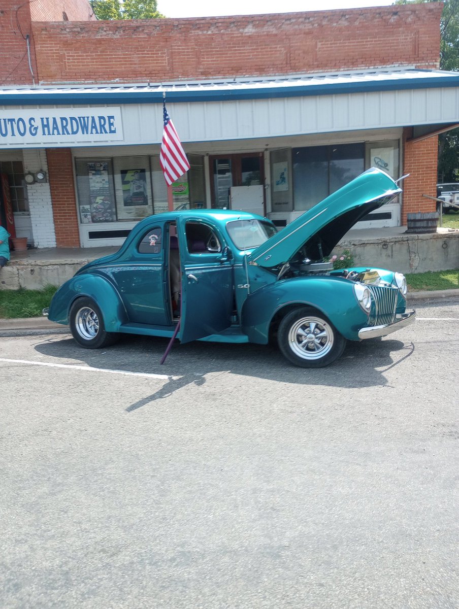 bcsgutters's tweet photo. Transmission out and replaced with another in the 1939 Ford Betty Boob car. https://t.co/w3viZHJQLm