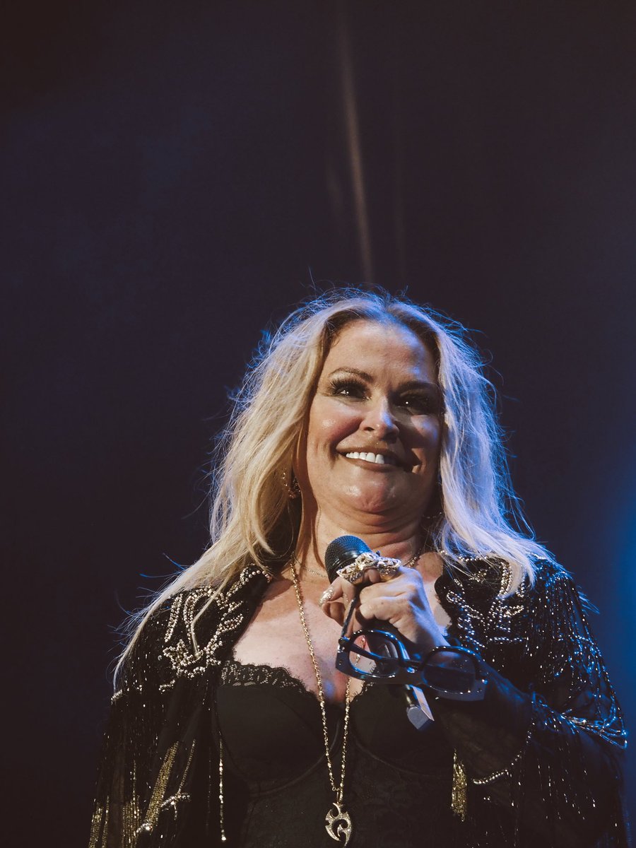 19 years waiting for this moment. ✨ #anastacia #almafestival @alma_pedralbes