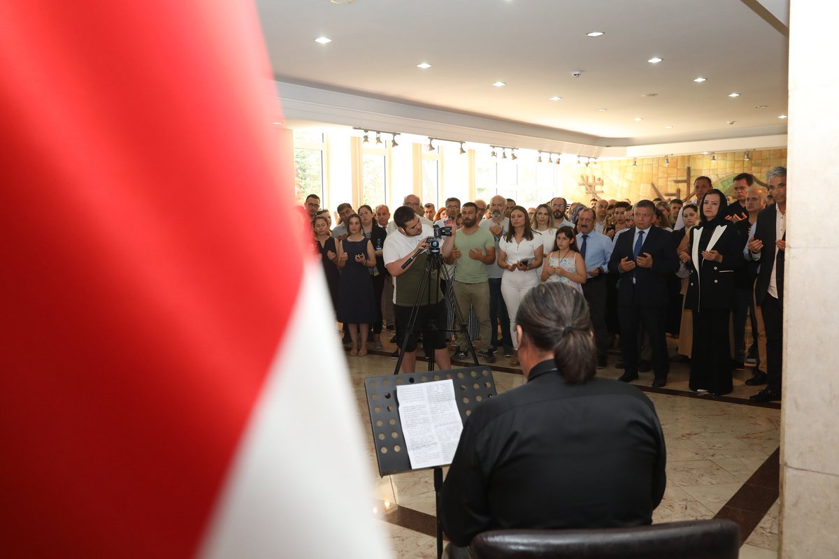 Rektörümüz <a href="/hotar_nukhet/">Prof. Dr. Nükhet Hotar</a>: "🇹🇷Bağımsızlığımızın sözlü deklaresi İstiklal Marşımızı coşkuyla söyleyerek başladığımız Rektörlük programımızda, milli birliğimizin en önemli örneklerinden birisi olan #15TemmuzDestanı'nın Cumhurbaşkanımız Sn. <a href="/RTErdogan/">Recep Tayyip Erdoğan</a> liderliğinde yazılmasının