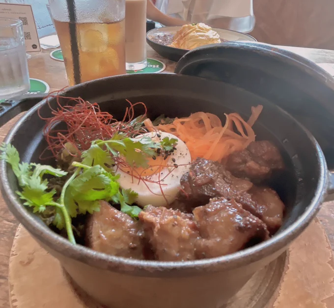 コラボカフェに行けなかったのでオシャレなカフェに行ってきました 