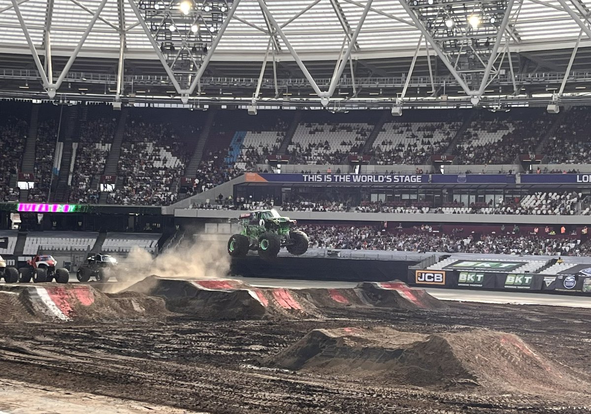 KFraser88's tweet photo. @MonsterJam Happy Birthday Matt - super effort on Saturday👏🏻 https://t.co/y5XfgRMx3G