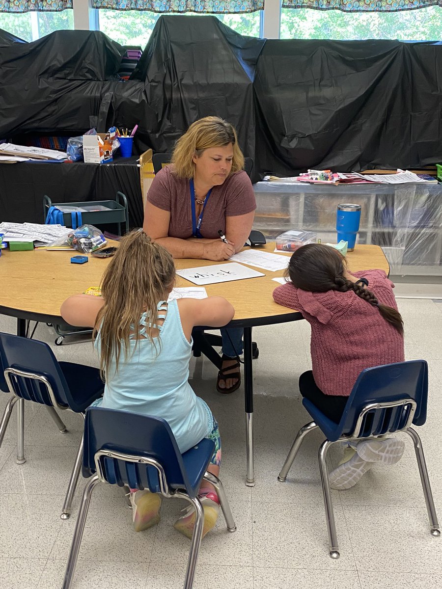 brittanywestAP's tweet photo. Happy Monday morning from #YCSD #SummerAcademy #LearninginParadise @KingofReading31 https://t.co/XgSRq0d1Bu