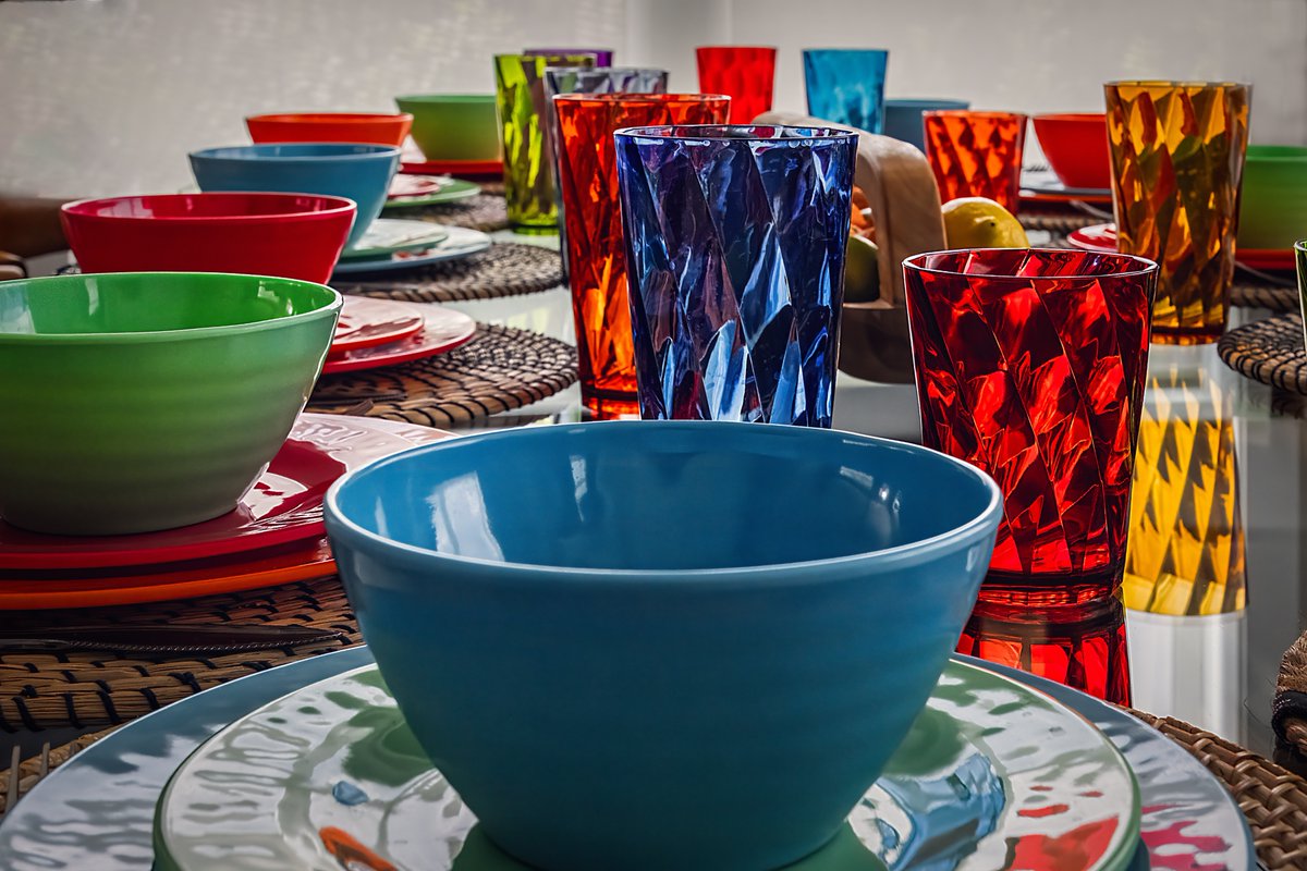 Check out this colorful table setting photo I have for sale.  1-stuart-litoff.pixels.com/featured/color…

#multicolor #dinnerware #glassware #festive #tablesetting #meals #stilllife