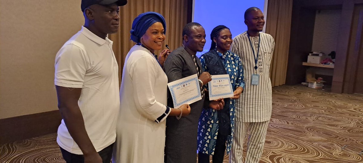 onufemmesmali's tweet photo. 2⃣5⃣points focaux Genre des Clusters et OSC dont 1⃣8⃣ #femmes empochent leur sésame et sont désormais formateurs et formatrices en Genre dans l’action humanitaire. Ce vivier s’agrandit grâce à ONU Femmes, @OCHA_Mali et le #GenCap. https://t.co/iDU2lXxACw