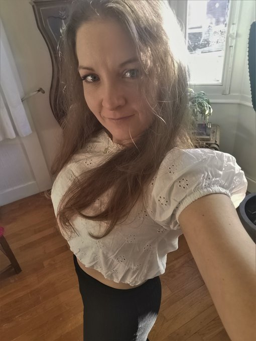 Bon lundi 😘 https://t.co/dVsPVnlL4N