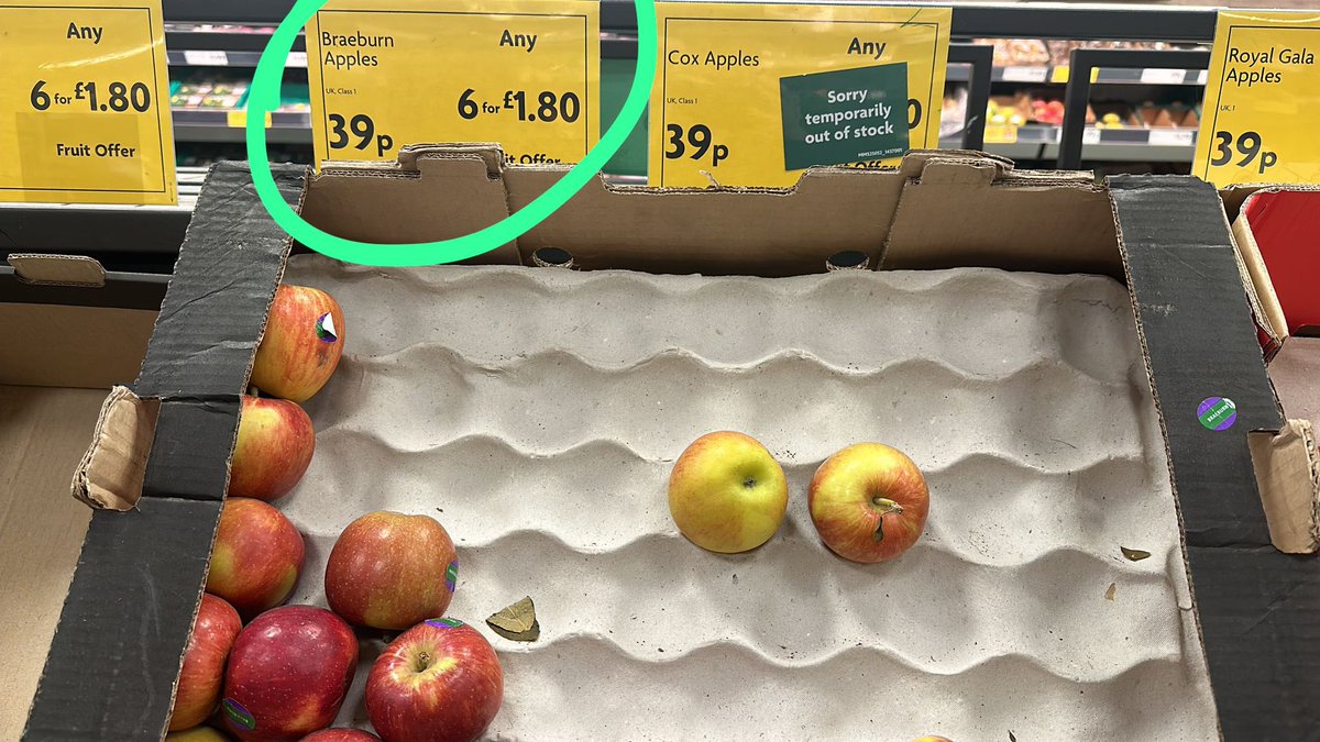 kate__powell's tweet photo. Do you not care about the planet @Morrisons? 🌍 Could you please advise why it costs more to purchase loose, plastic-free apples than it does a plastic bag of them…? https://t.co/E5GXxPhoz5