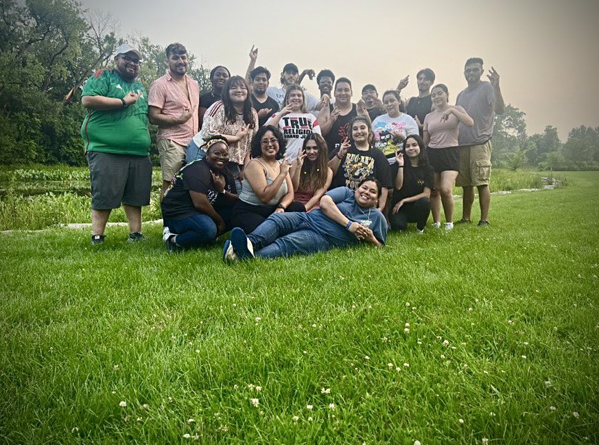 Alpha Iota Chapter had the pleasure of having a chapter outing 💫 Our hermanas and hermanos were able to get together and bond through meals, tug of war, and even through strolling! Familial relationships aren’t something we only carry at WIU, but for the rest of our lives🤍
