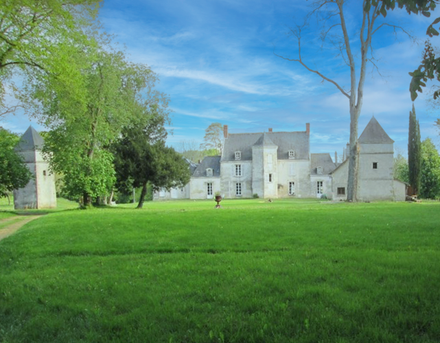 Le Château de Dolbeau présentera un spectacle en vol libre de rapaces 🏰

C’est le samedi 12 août à partir de 16h à Semblançay au Nord de la #touraine 📍

👉 Réservations obligatoires sur gatine-racan.fr/sortir-decouvr…

Labellisé <a href="/N_Renaissances/">Nouvelles Renaissances</a>