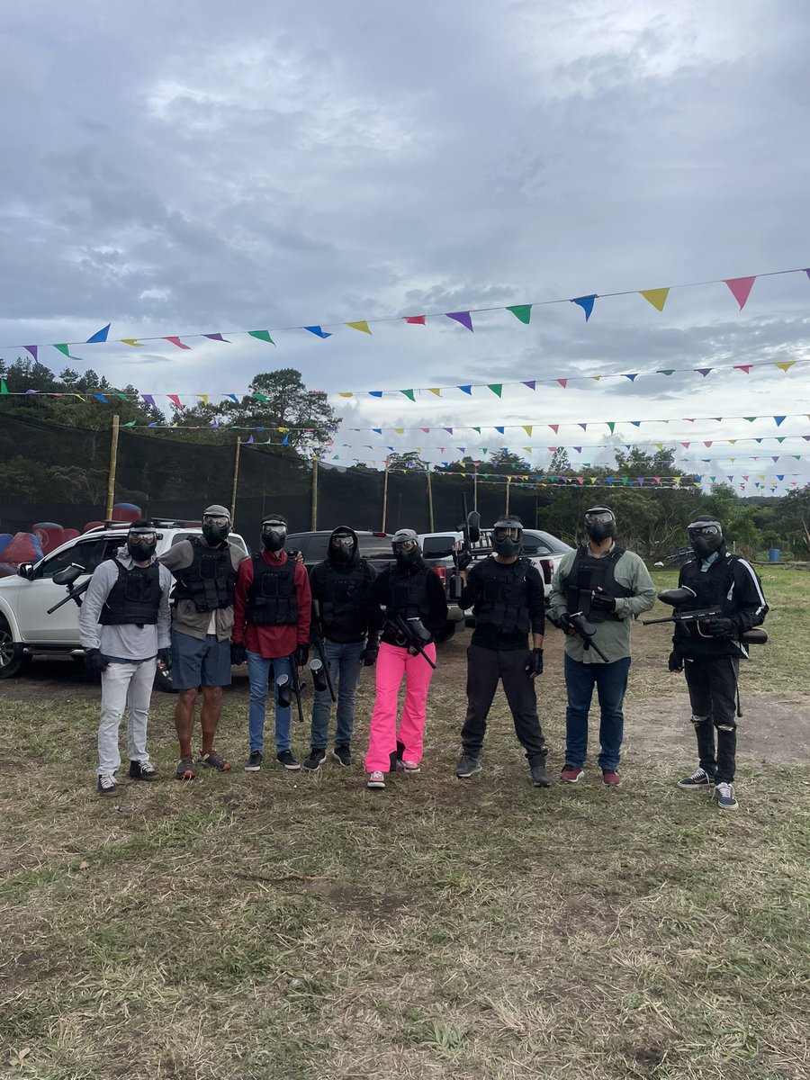 AnaLeticiaM27's tweet photo. Hay paintball en Volcan people! 🔥 nada mas falta la cancha de padel y somos primer mundo casi JAJAJA. 
Se llama HACKER ZONE https://t.co/Q4oBlEVOA5
