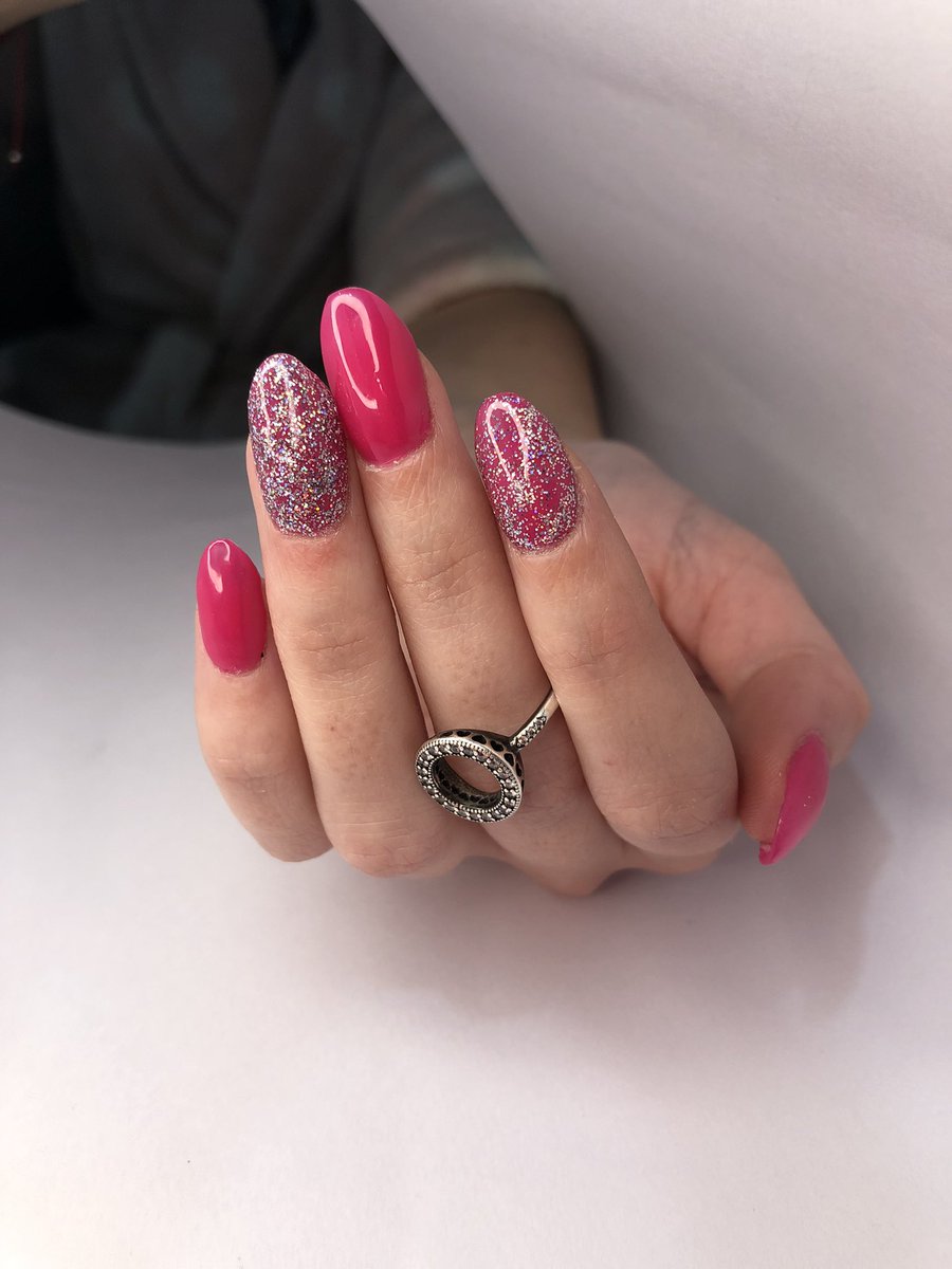 selemiele_'s tweet photo. Hola!! Paso a comentarles que estoy realizando servicios de uñas 

🩷CAPPING
🩷SOFT GEL
🩷SEMIPERMANENTE 

📍zona gerli, Avellaneda 

Les dejo el instragram para que me sigan @nailsbysm_

Gracias 💖
Algunos de mis trabajos, en instagram estan los precios y más 💅🏻 https://t.co/mZOiNPeUlQ