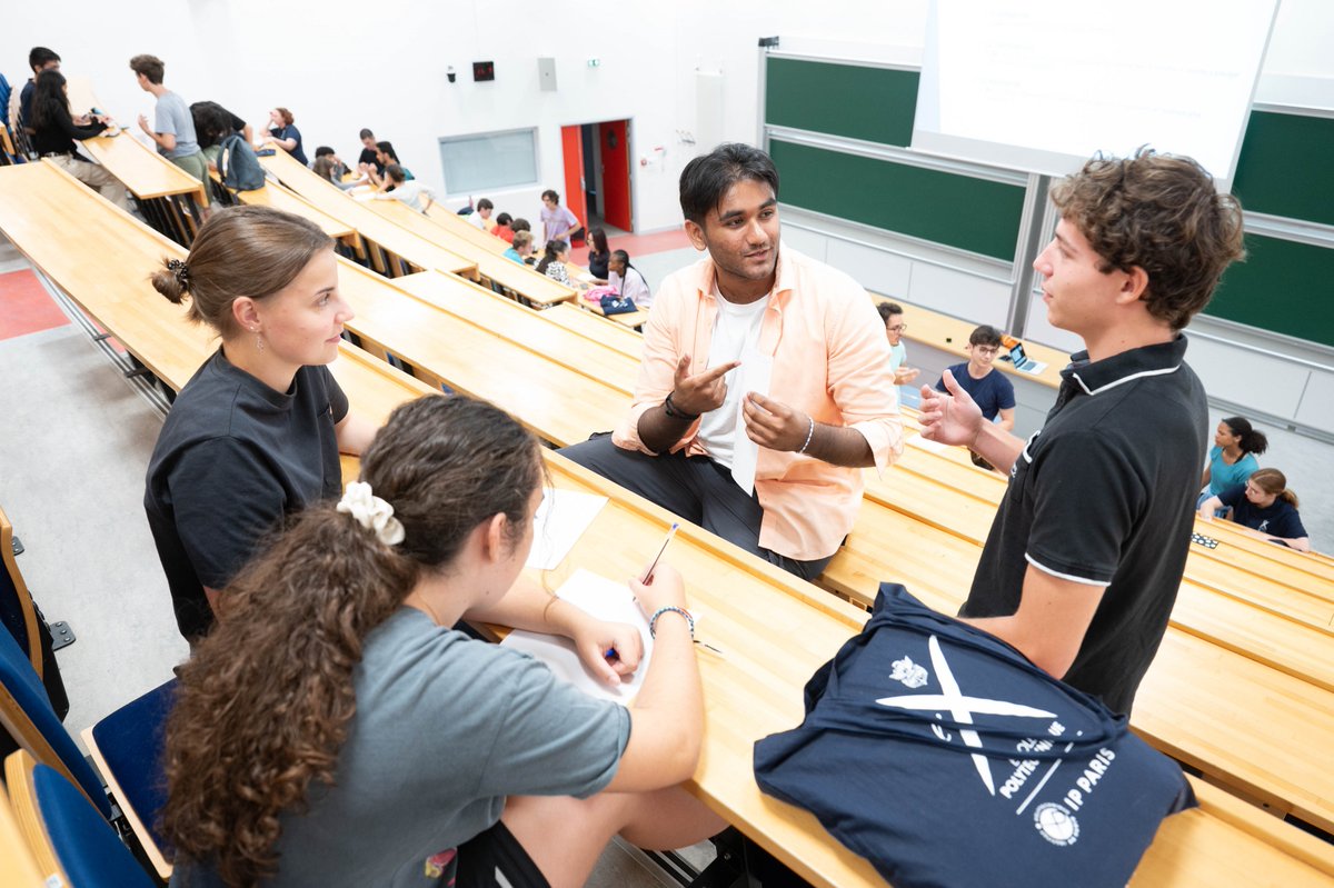 XDiversite's tweet photo. #XScienceCamp Ce camp en immersion dans une école d'ingénieur a été rythmé par des apprentissages et rencontres inspirantes : projets scientifiques avec des professeurs, tutorat avec des étudiants, échanges avec des chercheurs, ateliers prise de parole, orientation, cohésion... https://t.co/8KS79cBhye